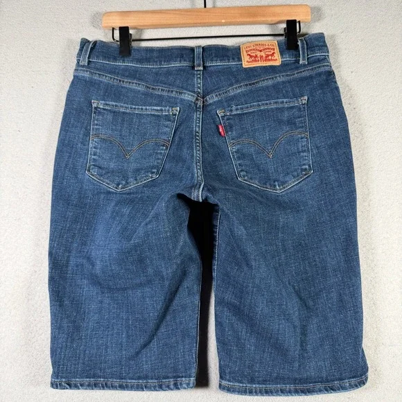 Levi Strauss & Co Womens Classic Bermuda Shorts Blue Denim Size 30 Medium Wash - Picture 2 of 15